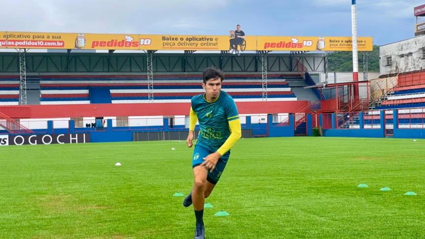 Brusque e Figueirense se enfrentam pela terceira rodada do Catarinense. Na foto, o meia Biel
