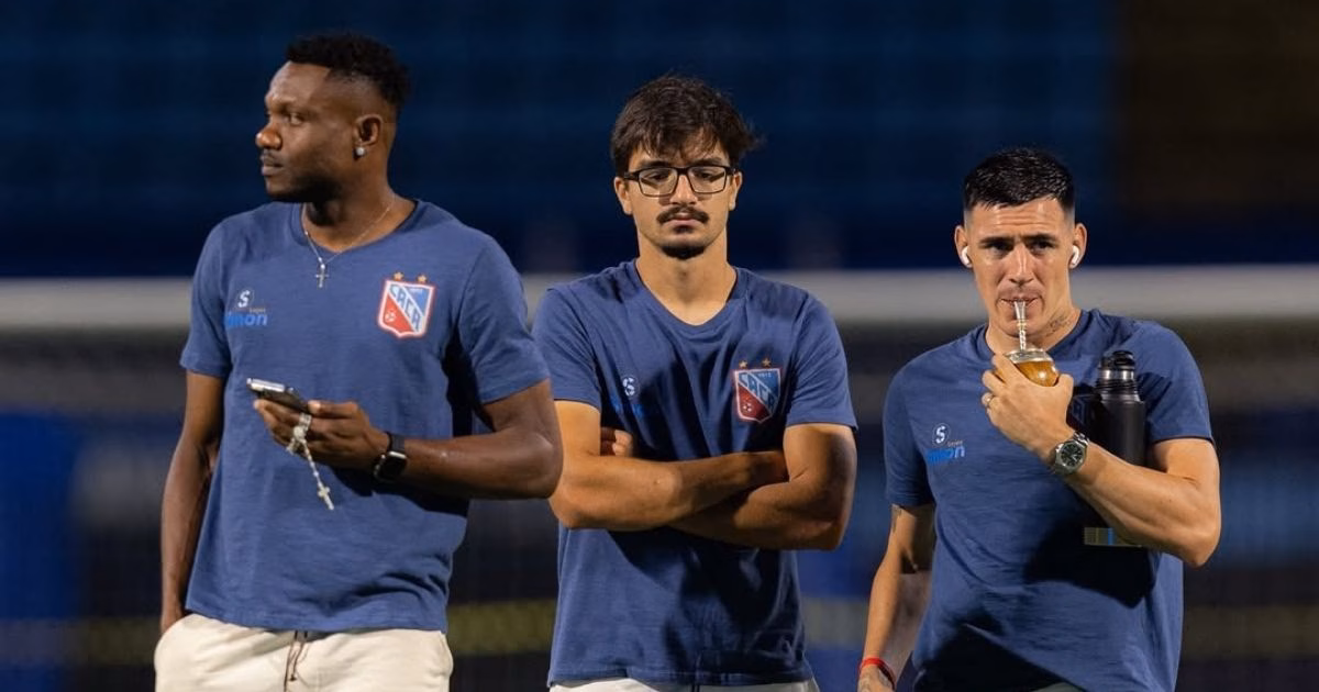 Time do Carlos Renaux antes do duelo contra o Avaí na Ressacada
