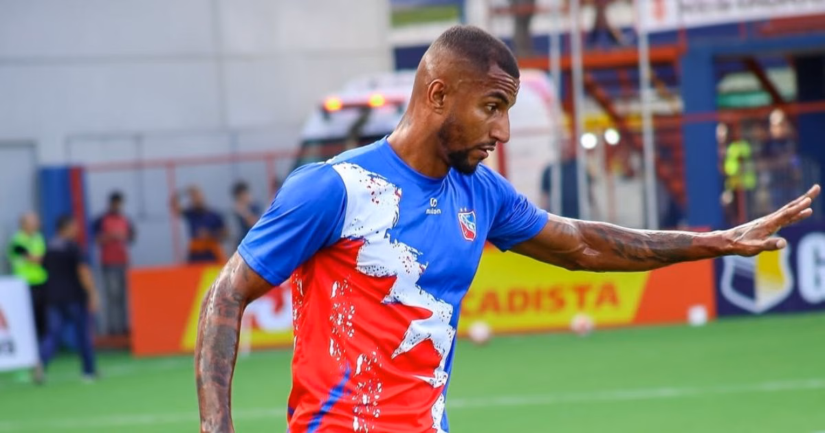 Jefferson Tavares, centroavante do Renaux