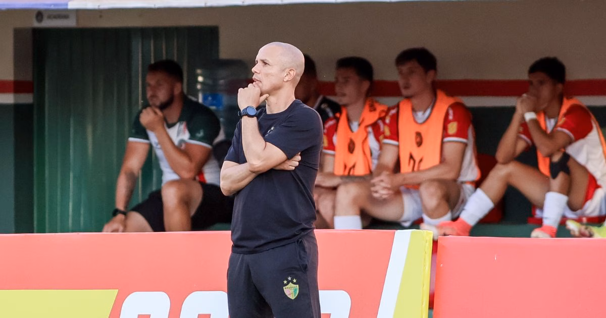 Higo Magalhães, técnico do Brusque, no jogo contra o Concórdia